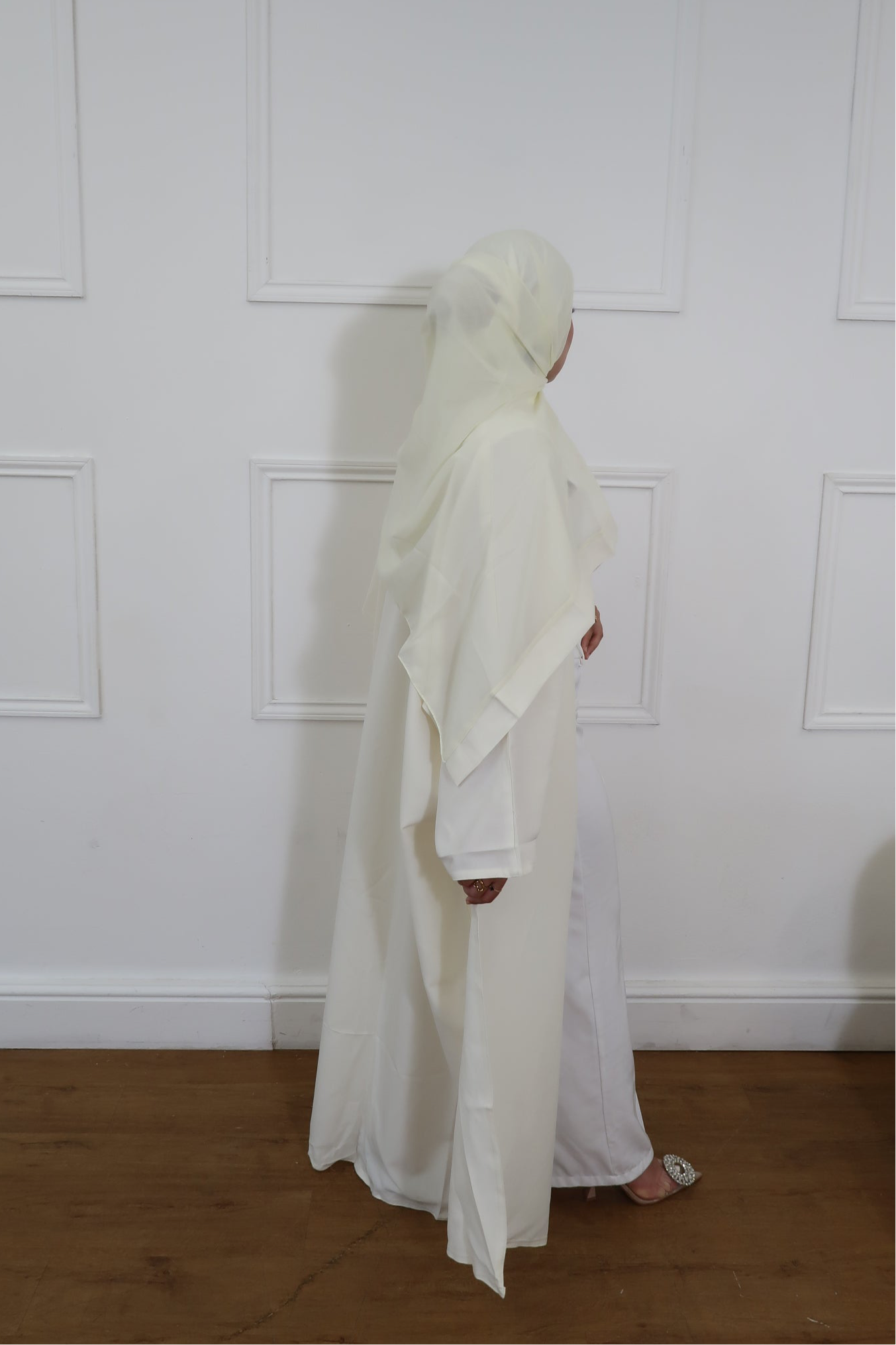 Ivory Linen Abaya