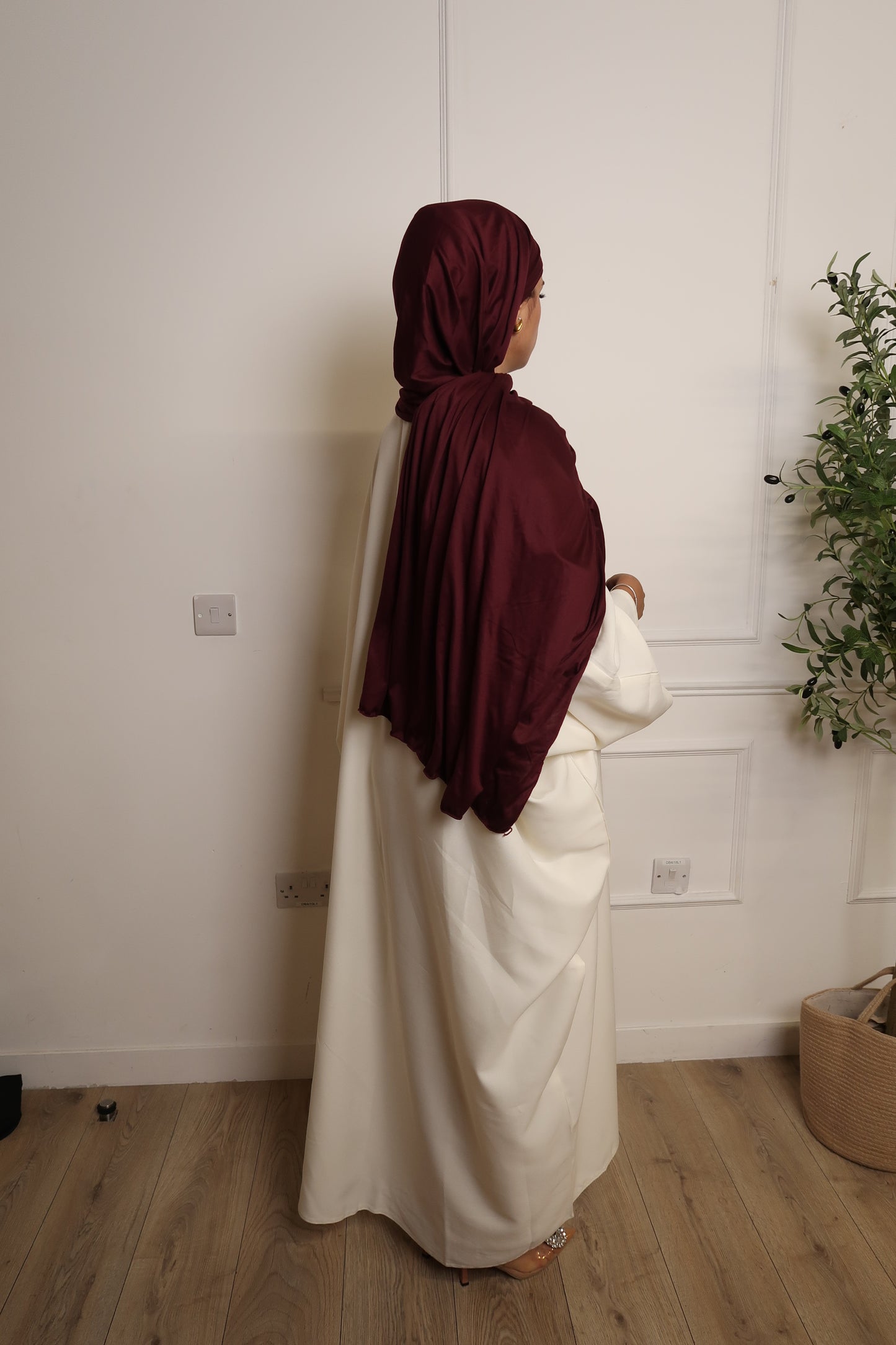 Ivory Linen Abaya