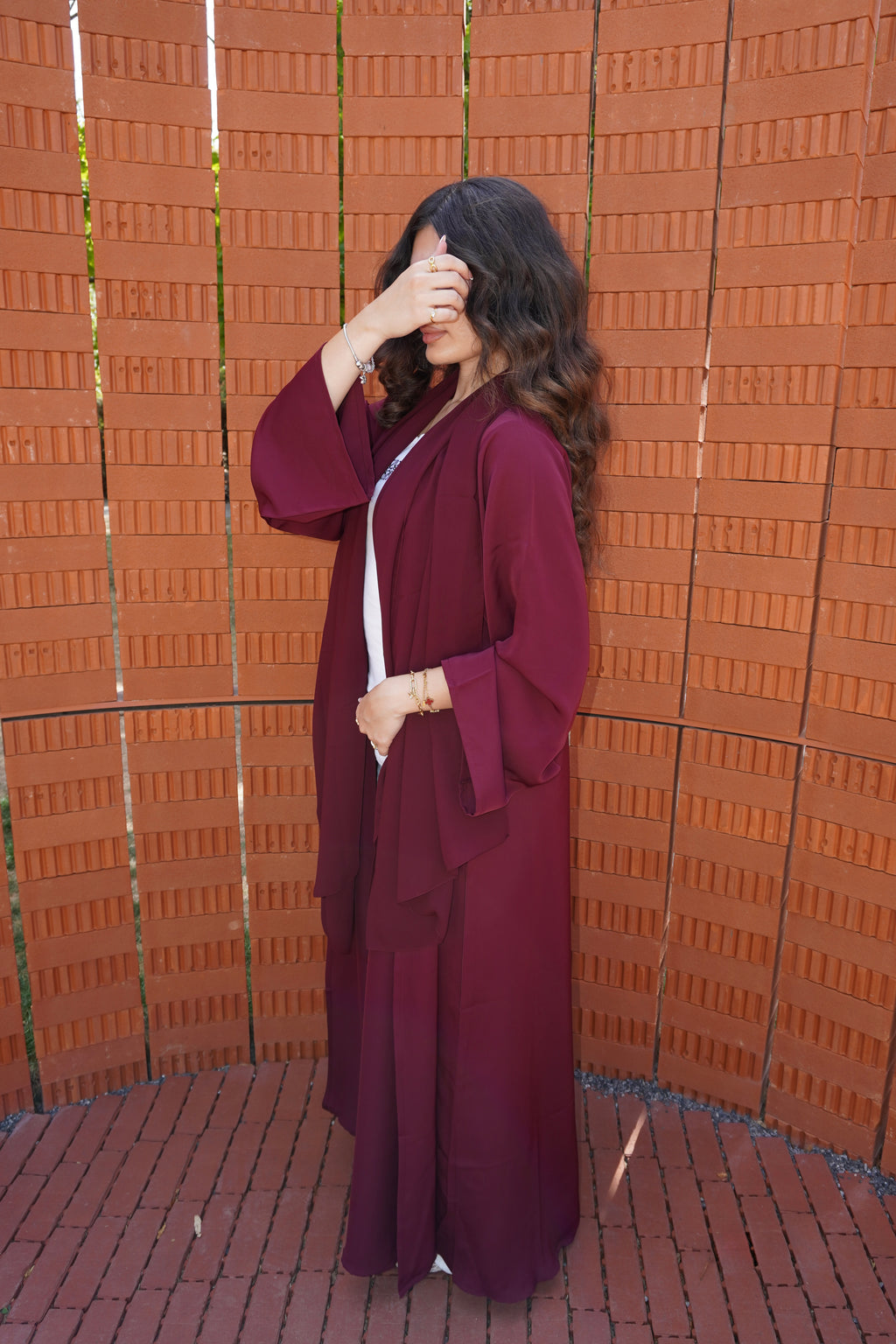 Maroon essential