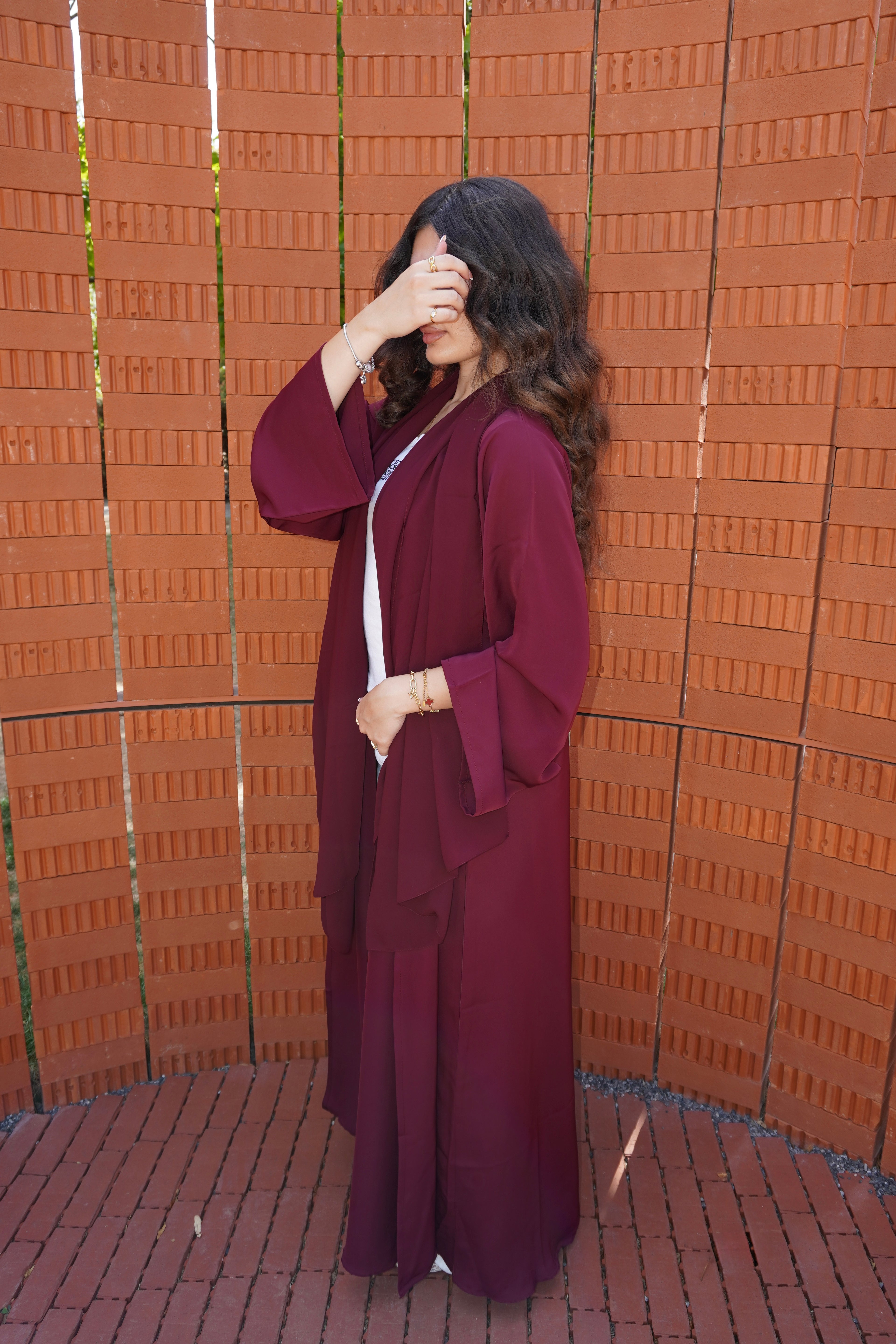 Maroon essential