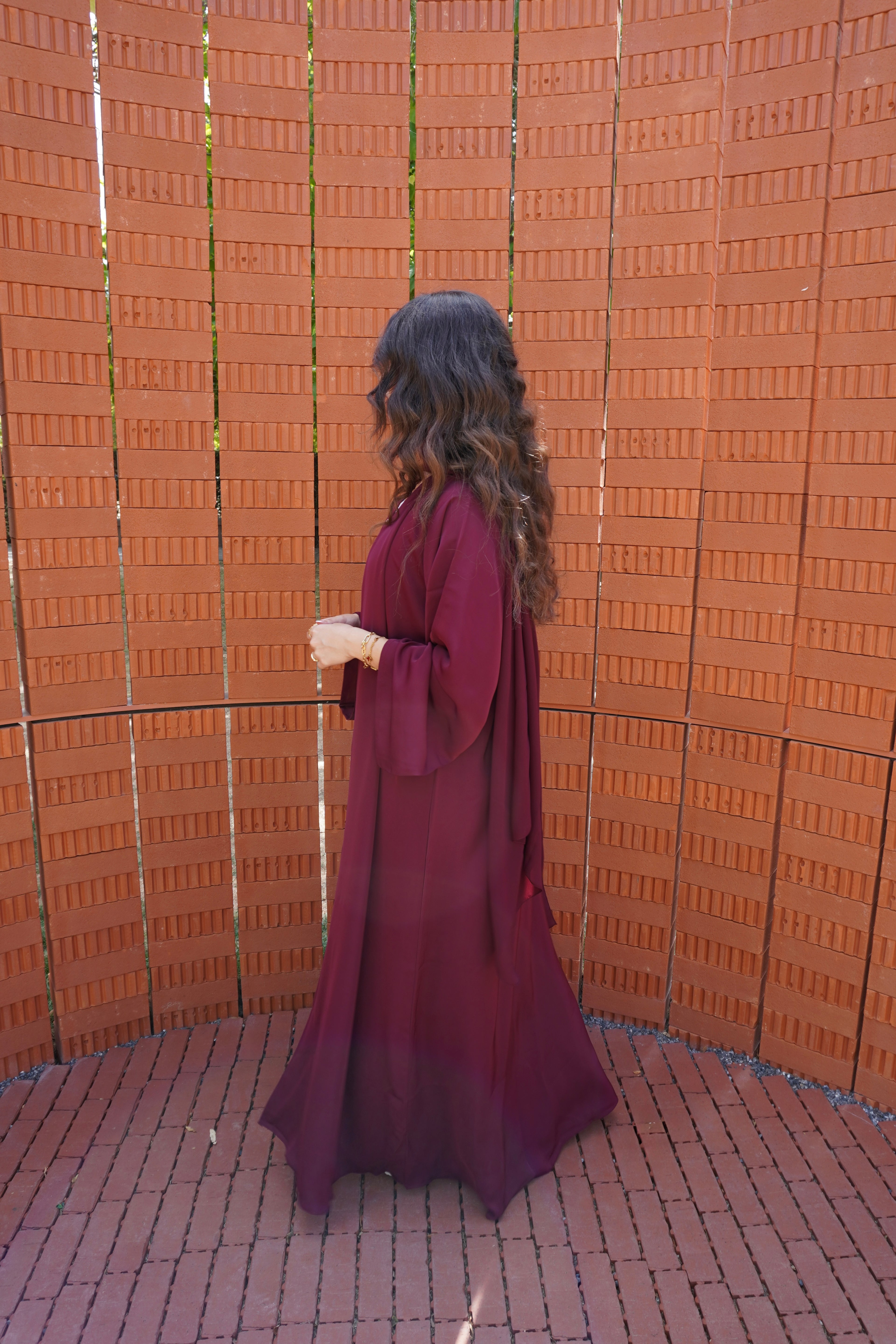Maroon essential